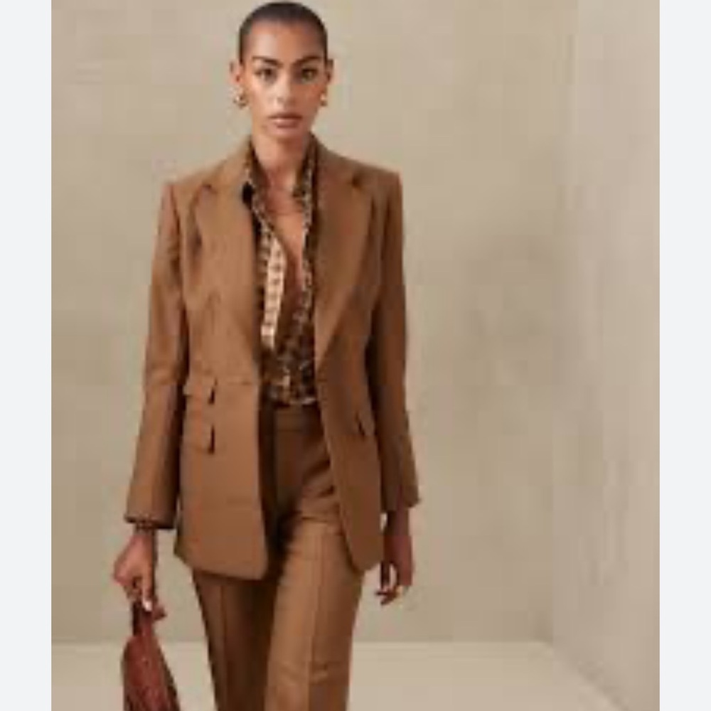 Banana Republic Lido Sculpted Wool Blazer in Cinnamon Spice Brown, size 10.